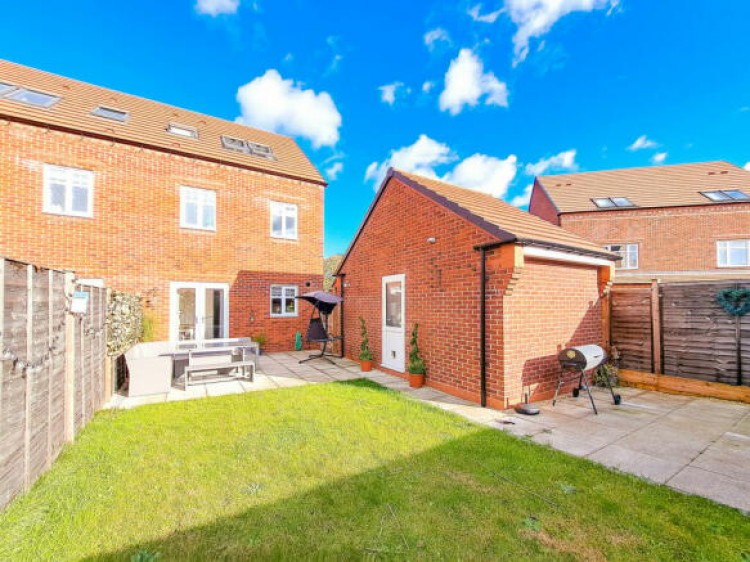 Images for Larkin Avenue, Lichfield