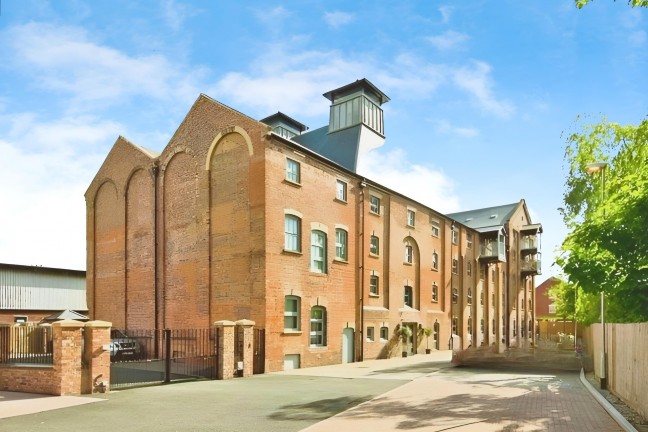 Cairns Close, Lichfield